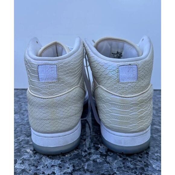 Nike Air Python Premium Deluxe Pearl White Ice Men\'s 12 Sneakers 705066-101